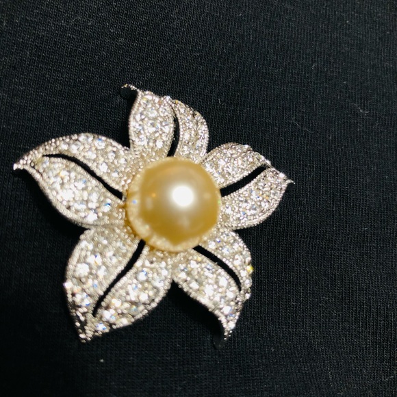 Vintage Art Deco Rhinestone and Pearl Flower Brooch - Picture 1 of 3